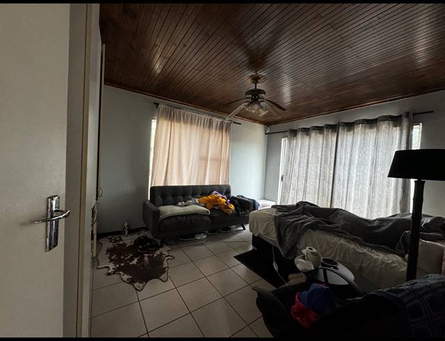 5 BEDROOM FREESTANDING FOR SALE IN TABLE VIEW